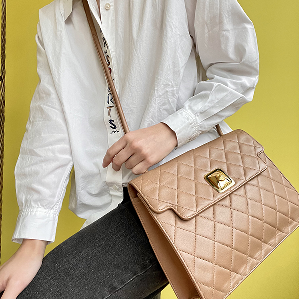 CHANEL 1990年頃製 スクエアココマークプッシュロックショルダーバッグ 